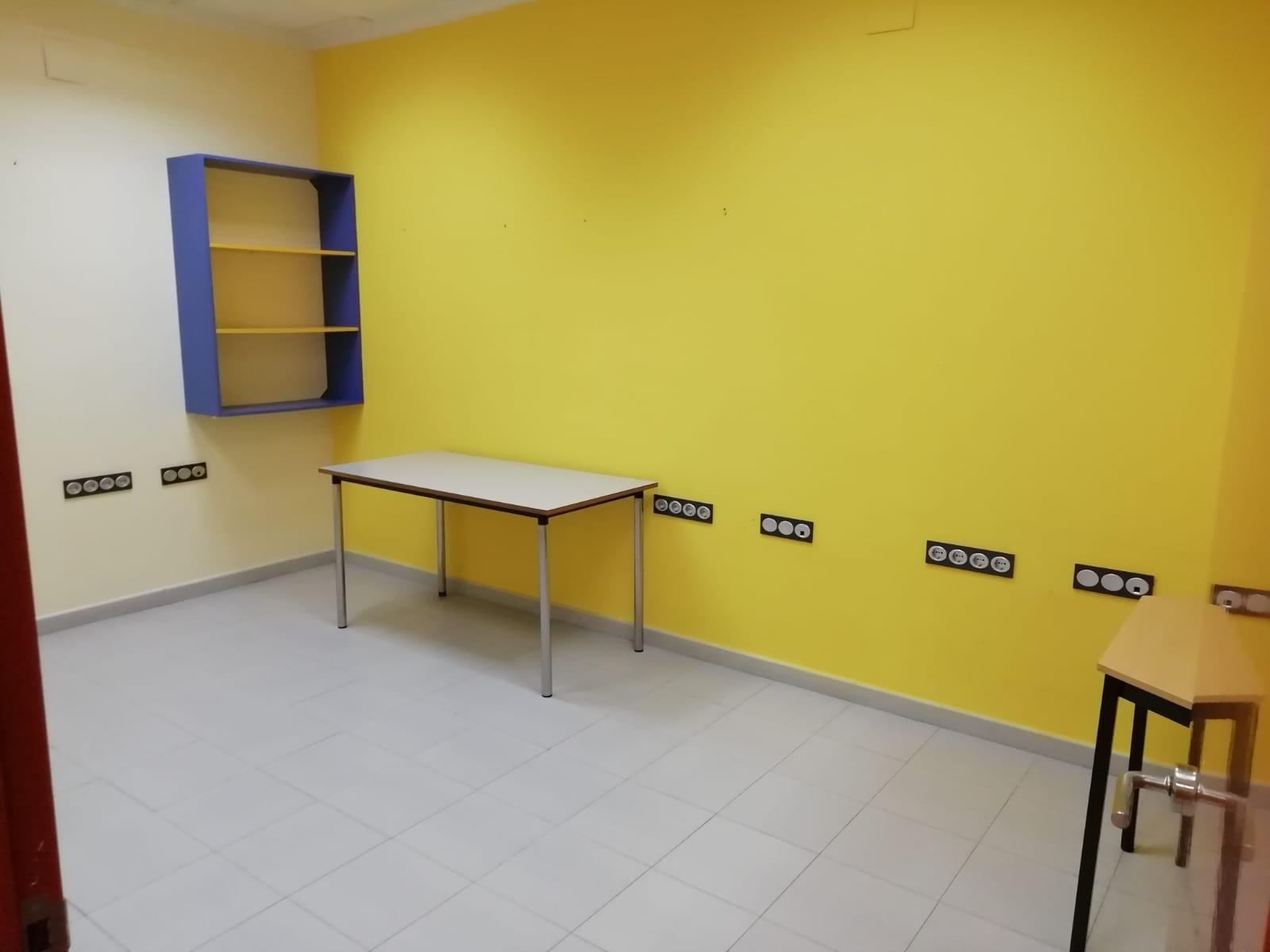 Dining area in commercial for sale in Bigastro
