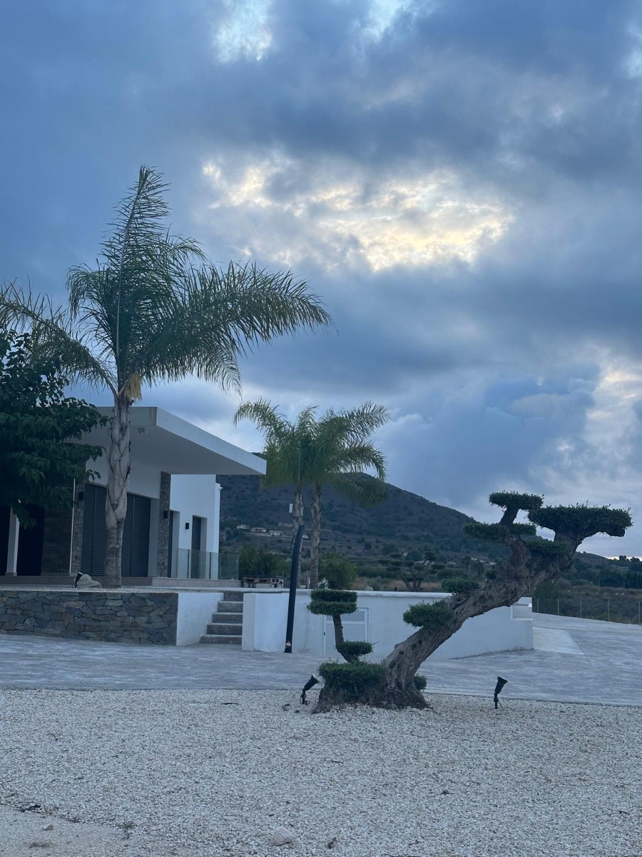 Bathroom in villa for sale in Pinoso