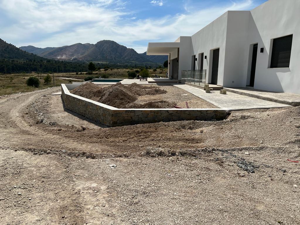 Garden in villa for sale in Pinoso