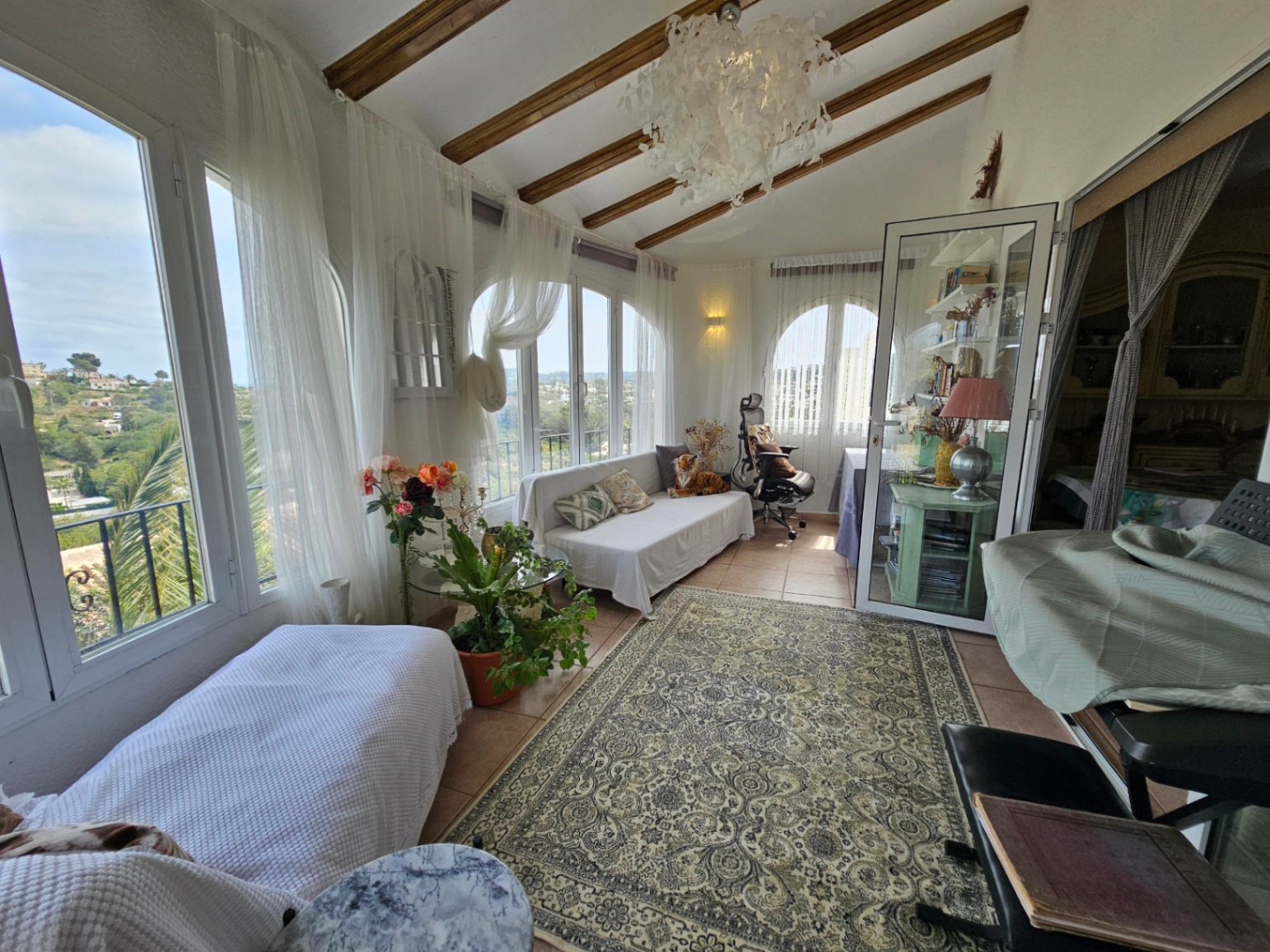 Master bedroom in villa for sale in javea