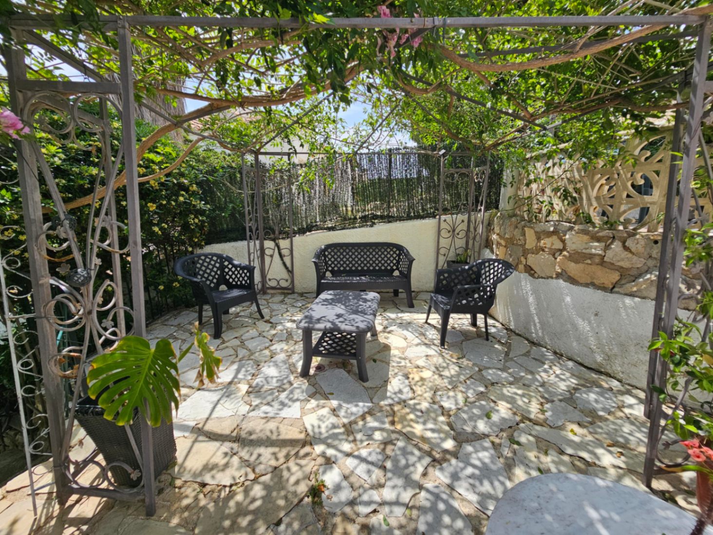 Dining area in villa for sale in javea
