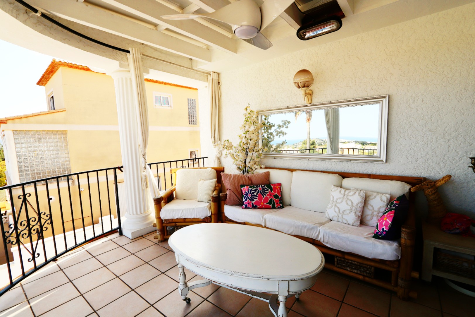Master bedroom in villa for sale in la Nucia