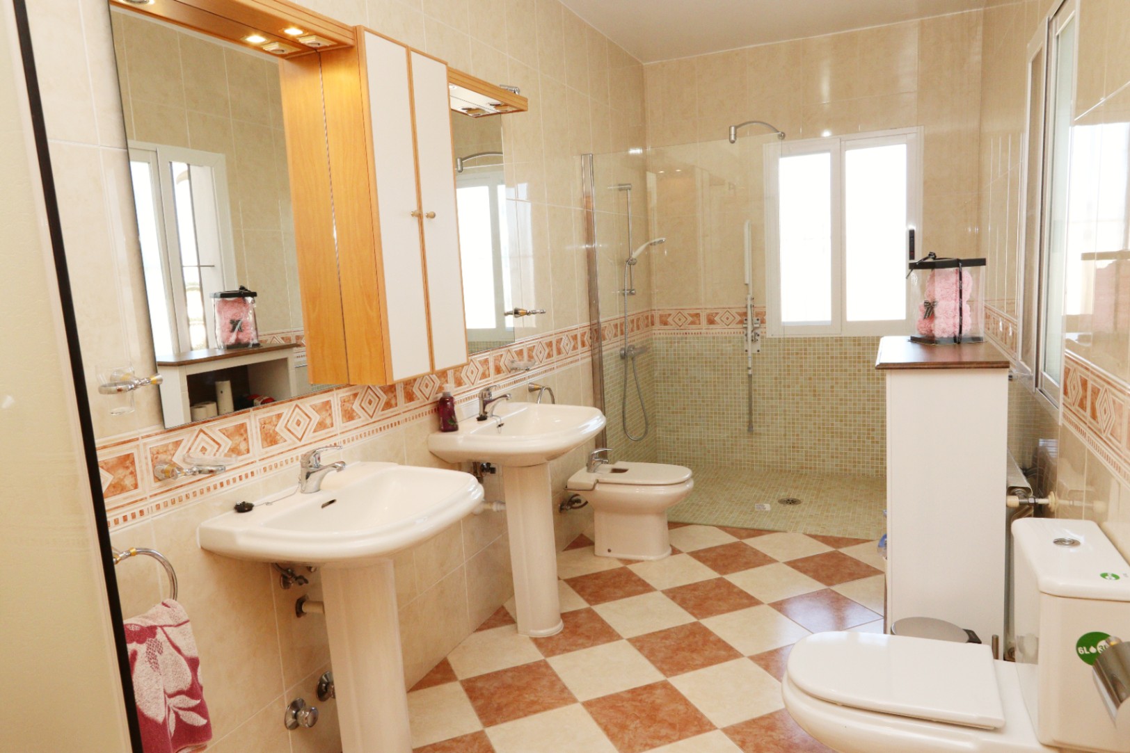 Bathroom in villa for sale in la Nucia