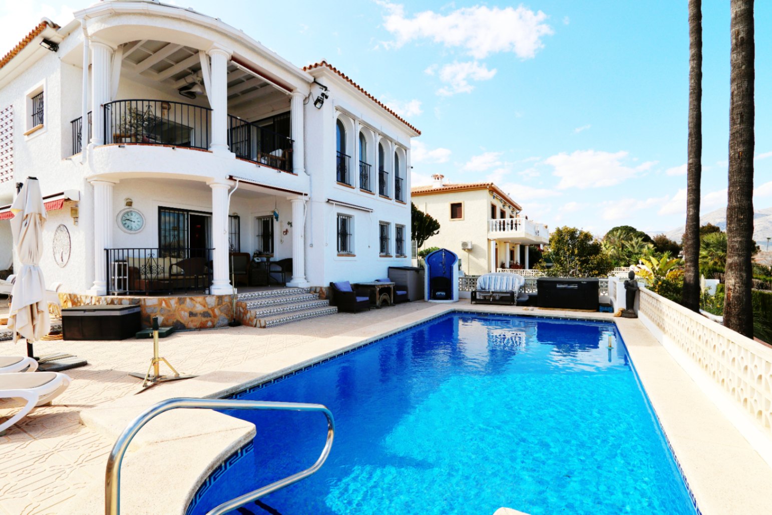 Dining area in villa for sale in la Nucia