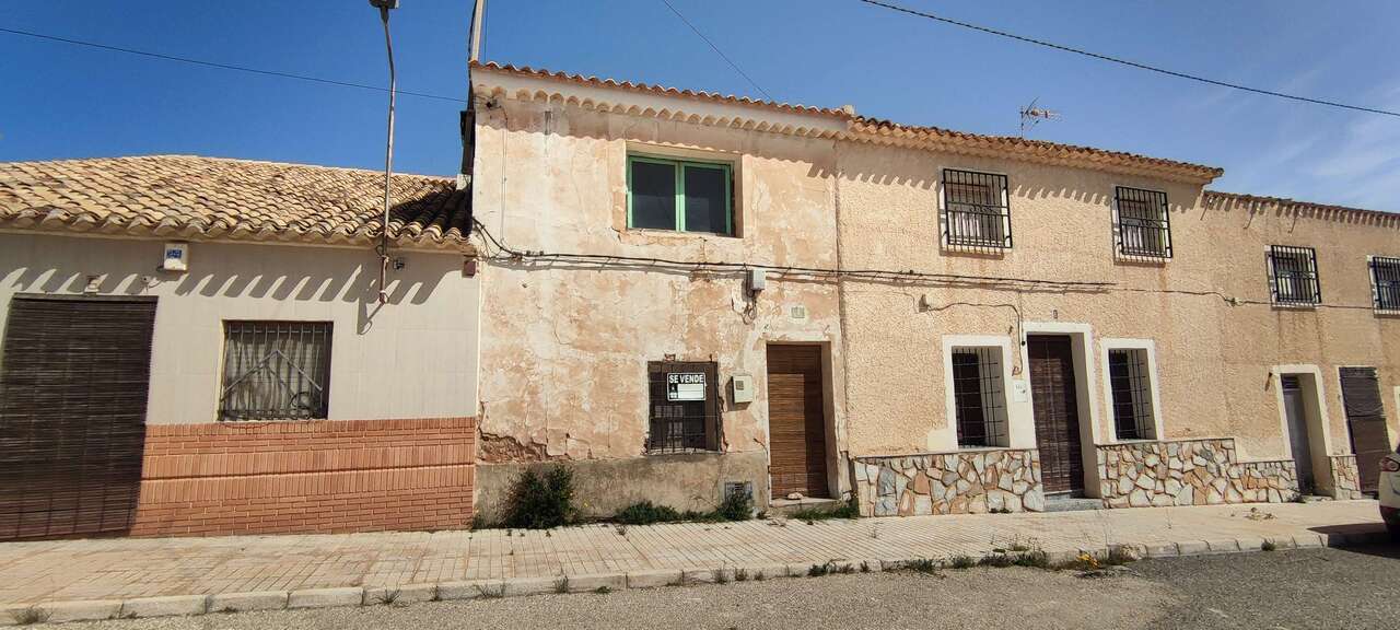 Garden in terraced for sale in Raspay