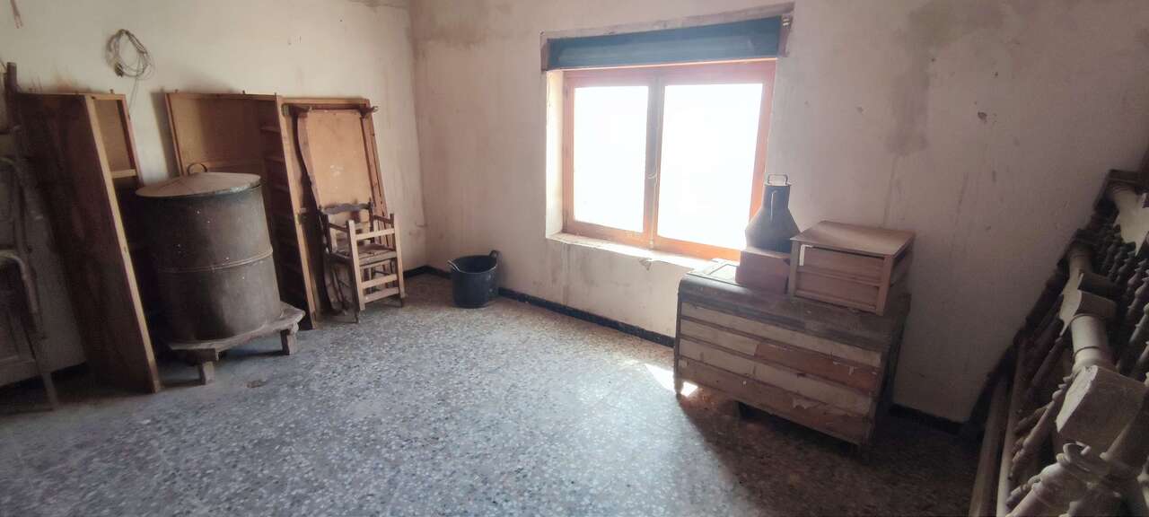 Opportunity Knocks: Renovation Project in the Charming Village of Raspay – Just 10 Minutes from Pino