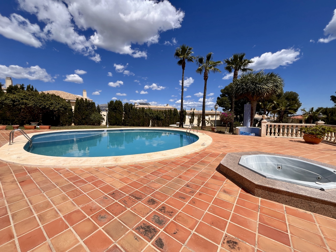 Dining area in villa for sale in la Nucia