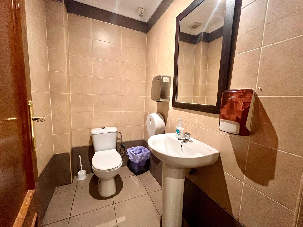 Bedroom in commercial for sale in Guardamar del Segura