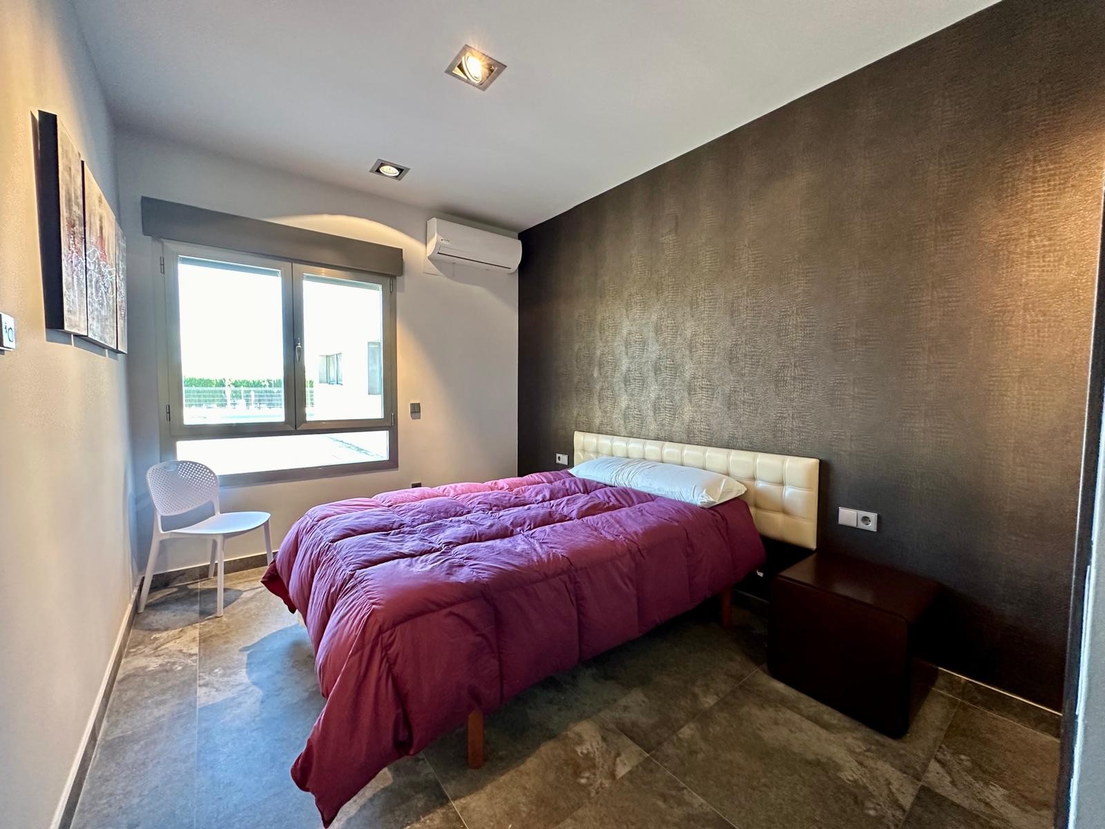 Master bedroom in villa for sale in Yecla