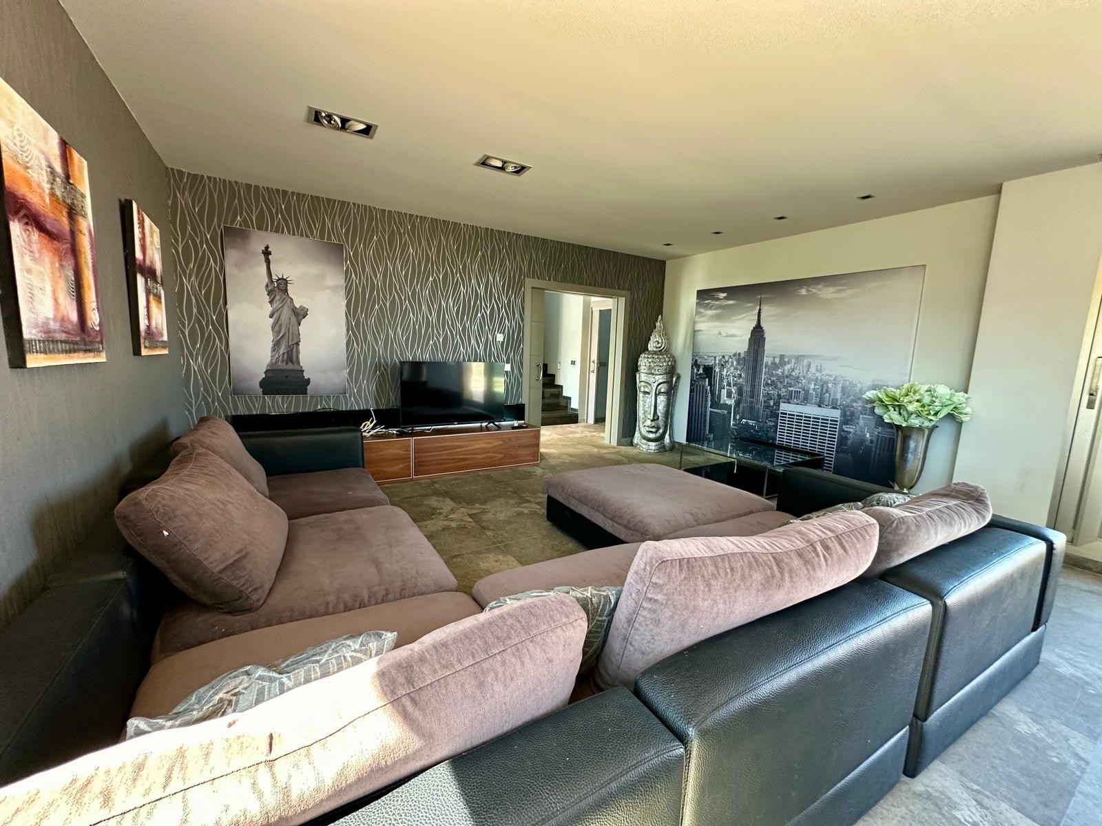 Dining area in villa for sale in Yecla