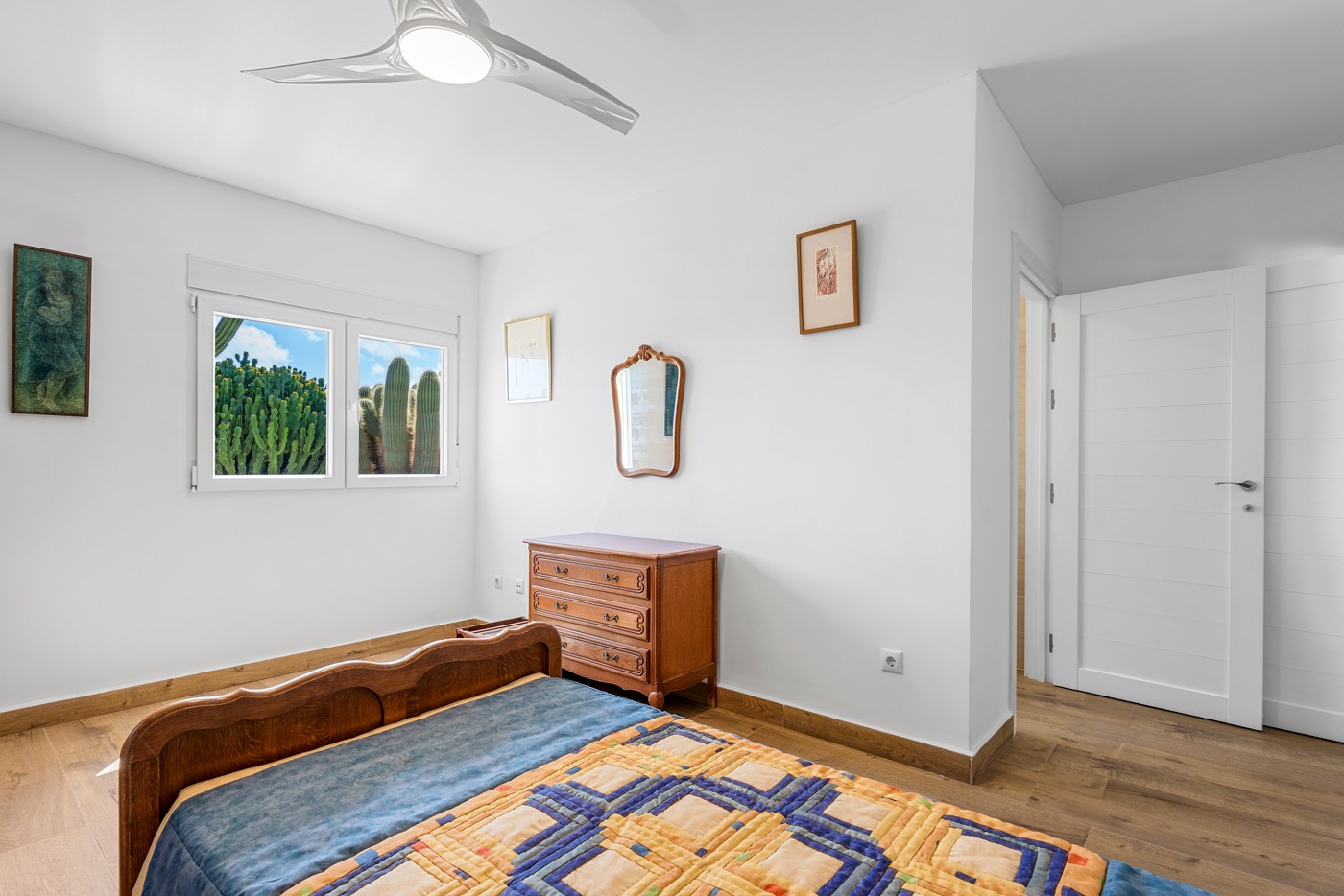 Living room in villa for sale in Los Montesinos