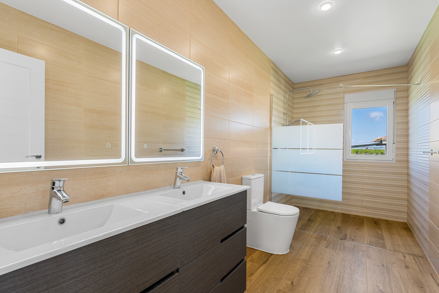 Bathroom in villa for sale in Los Montesinos