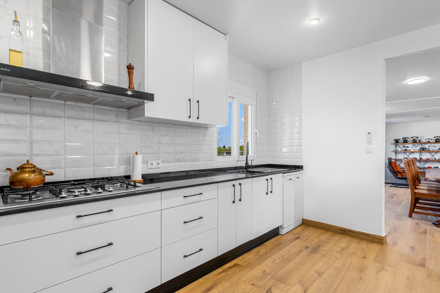 Kitchen in villa for sale in Los Montesinos