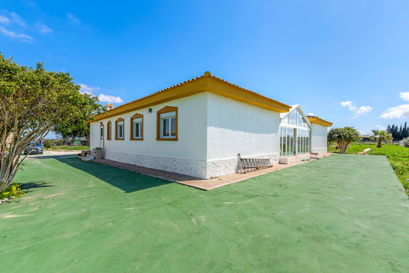 Bedroom in villa for sale in Los Montesinos