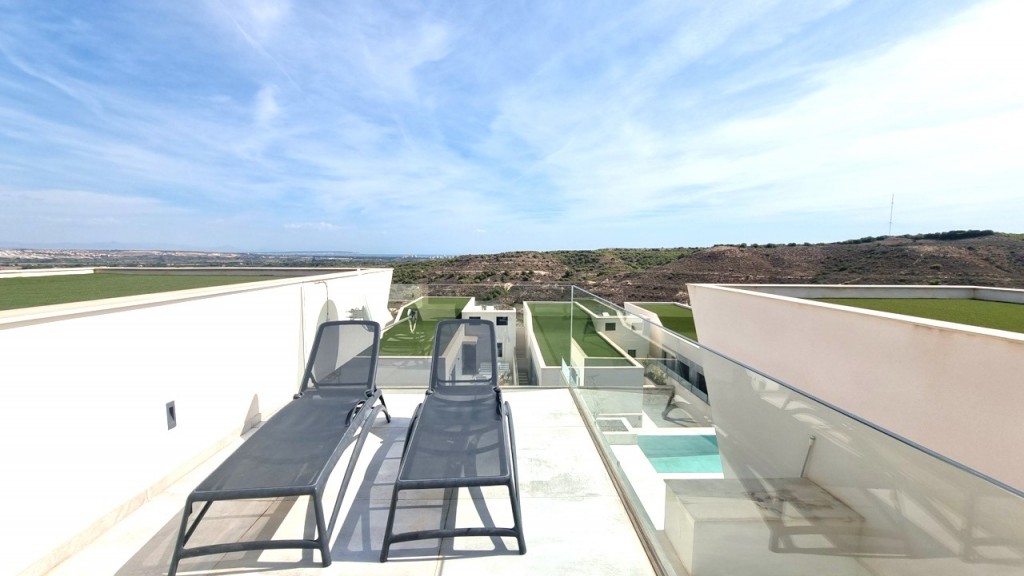 Kitchen in villa for sale in Rojales