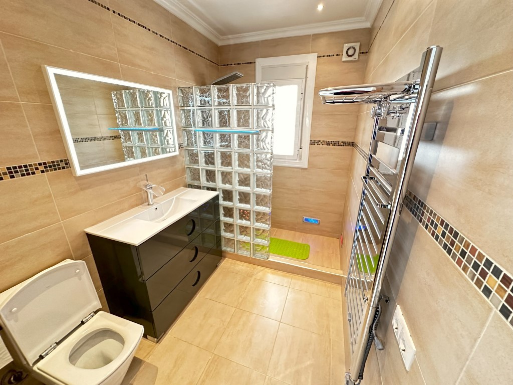 Bathroom in villa for sale in Ciudad Quesada