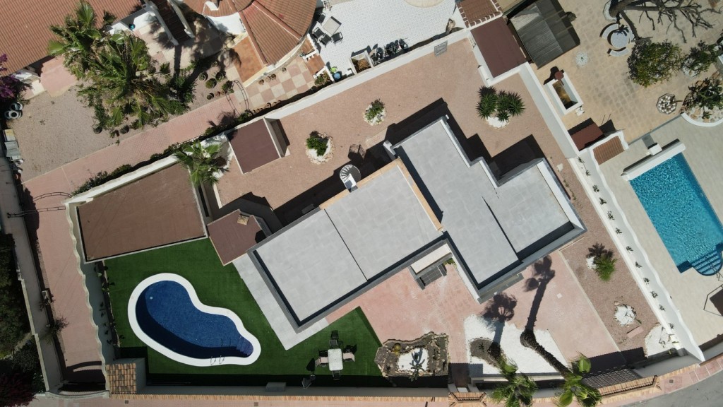 Stunning Fully Renovated Villa in the Heart of Ciudad QuesadaDiscover this beautifully renovated, de