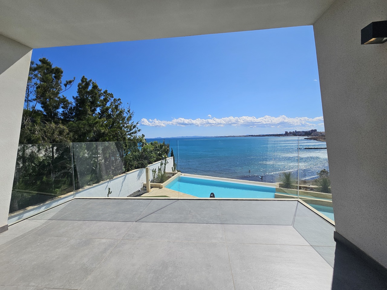 Master bedroom in villa for sale in Cabo Roig