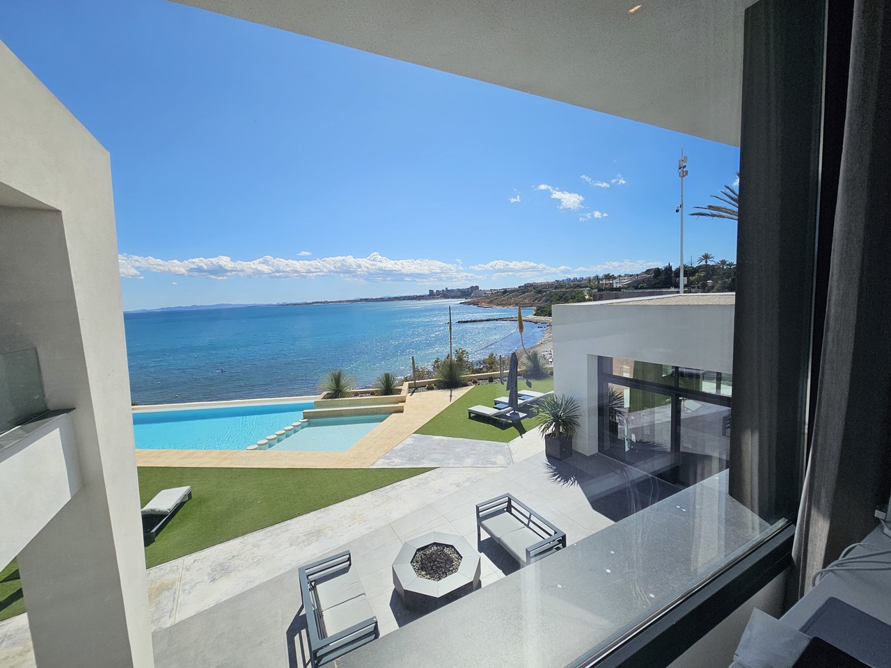 Bathroom in villa for sale in Cabo Roig