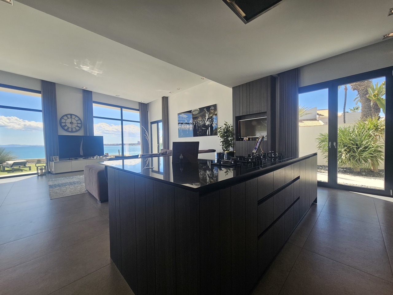 Dining area in villa for sale in Cabo Roig