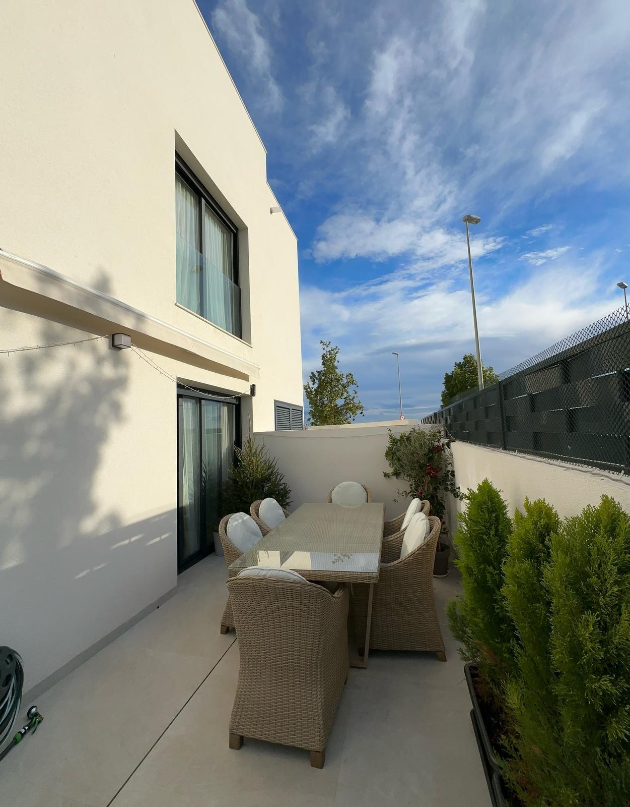 Terrace in villa for sale in Benijofar