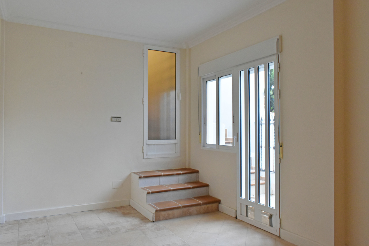 Bedroom in villa for sale in Torremendo