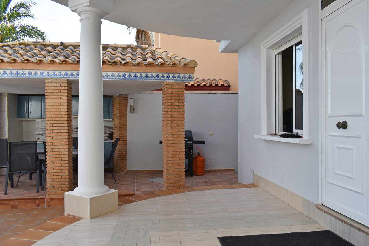 Garden in villa for sale in Torremendo
