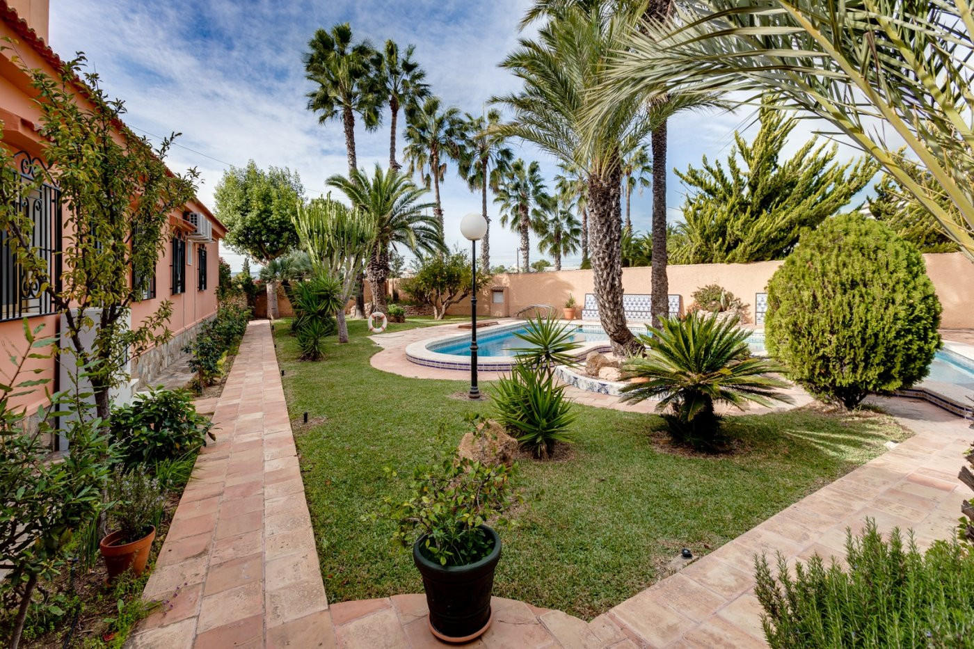 Living room in villa for sale in Torrevieja