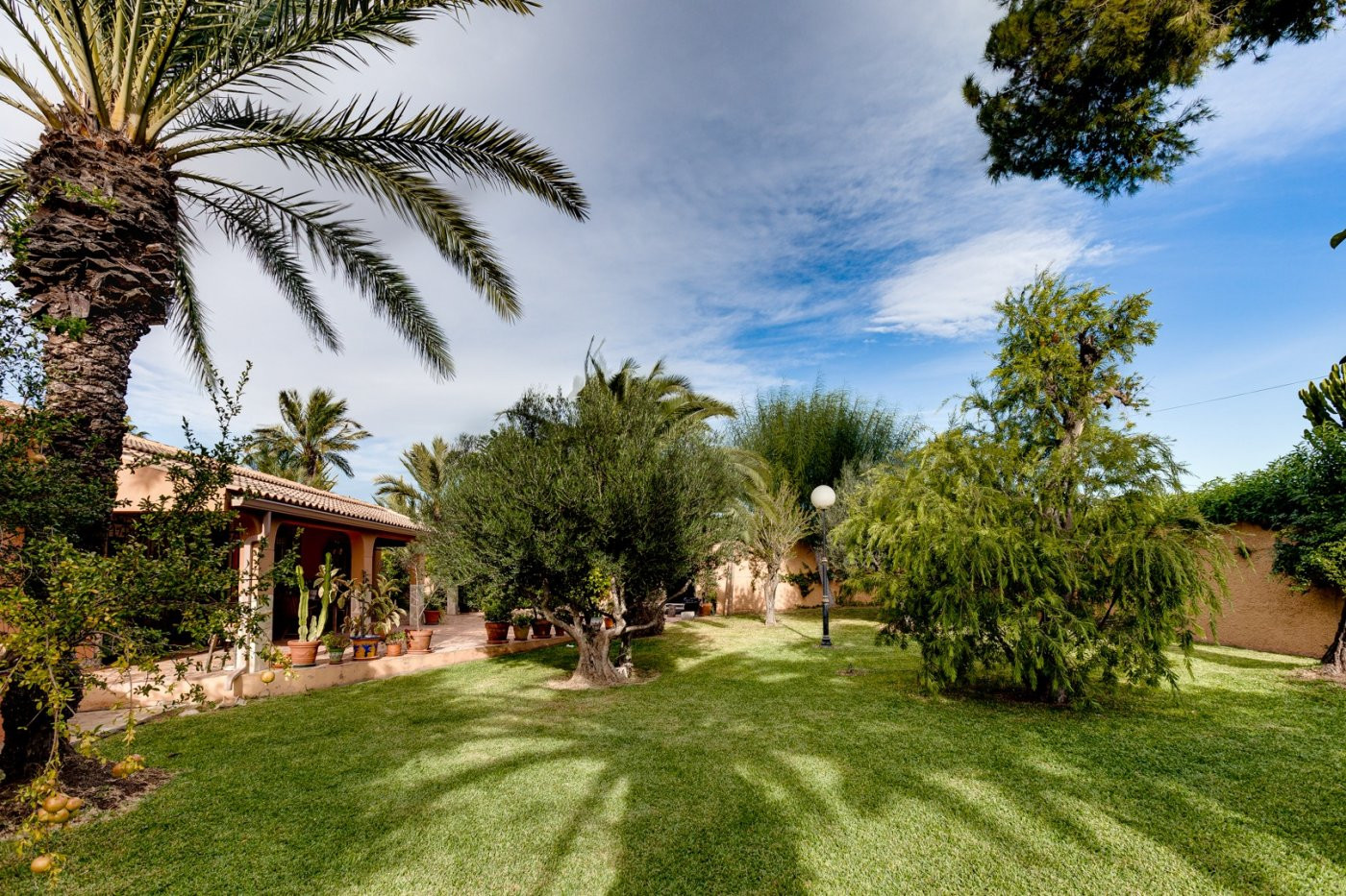 Terrace in villa for sale in Torrevieja