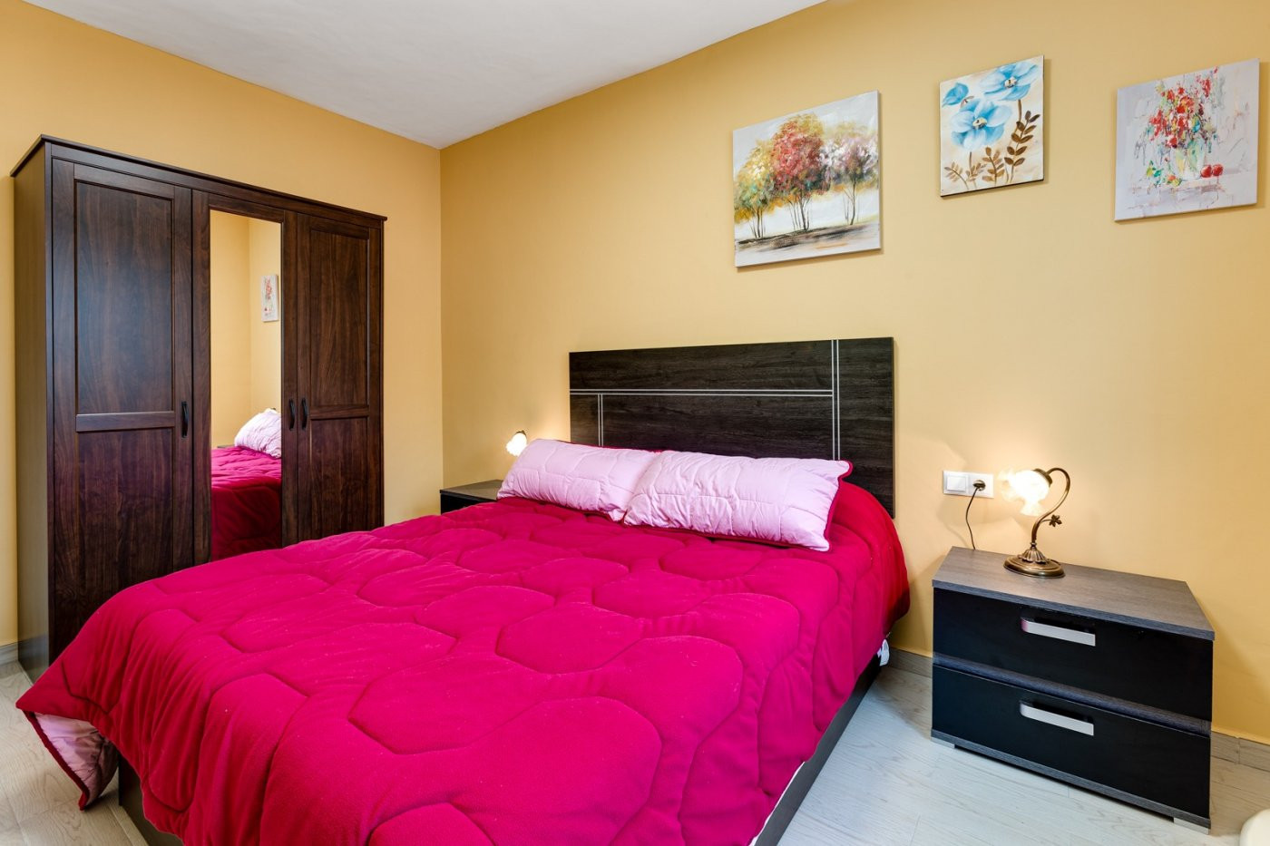 Master bedroom in villa for sale in Torrevieja