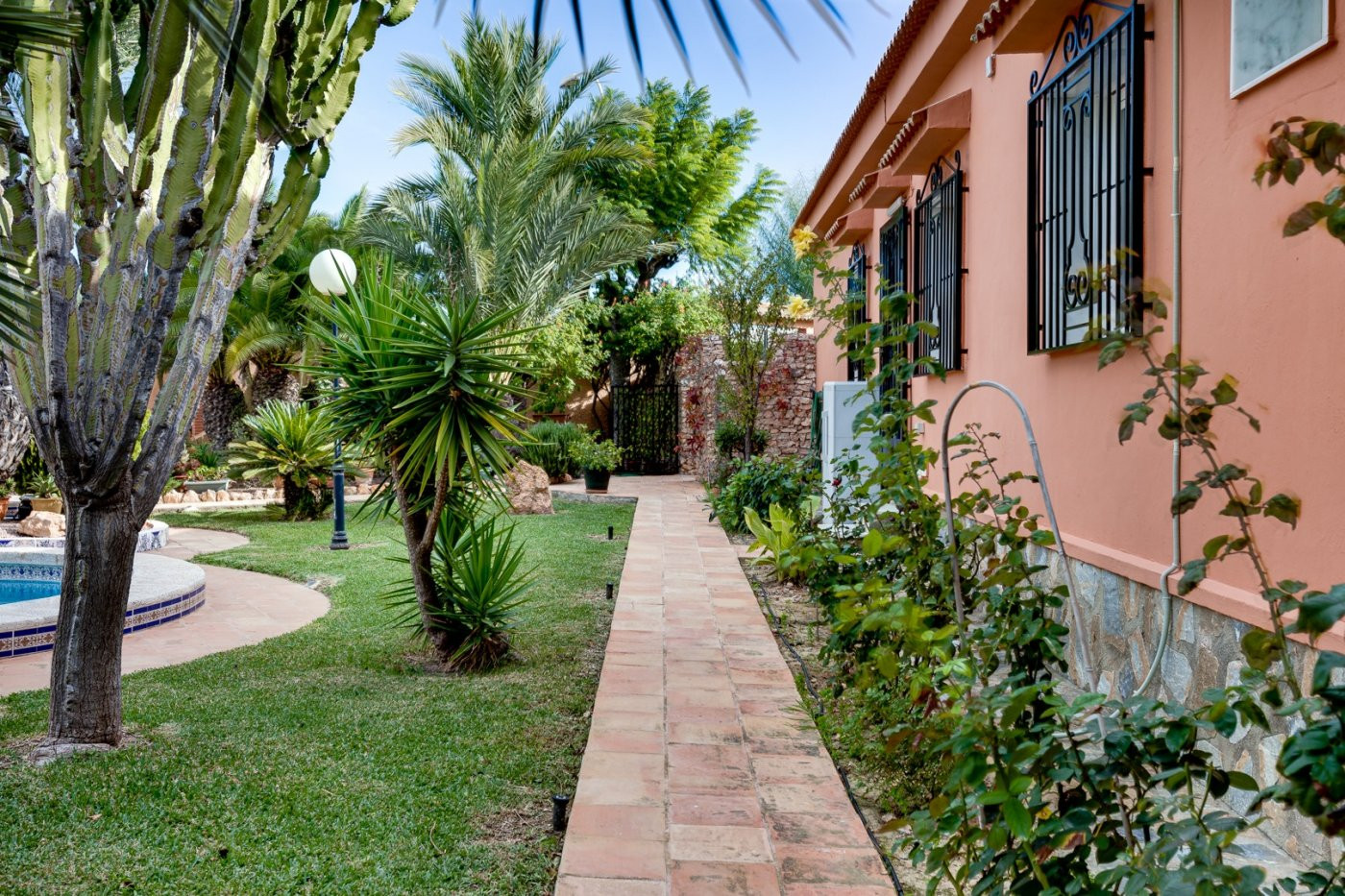 Dining area in villa for sale in Torrevieja