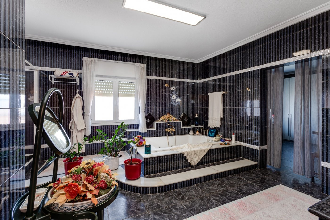 Bedroom in villa for sale in Torrevieja