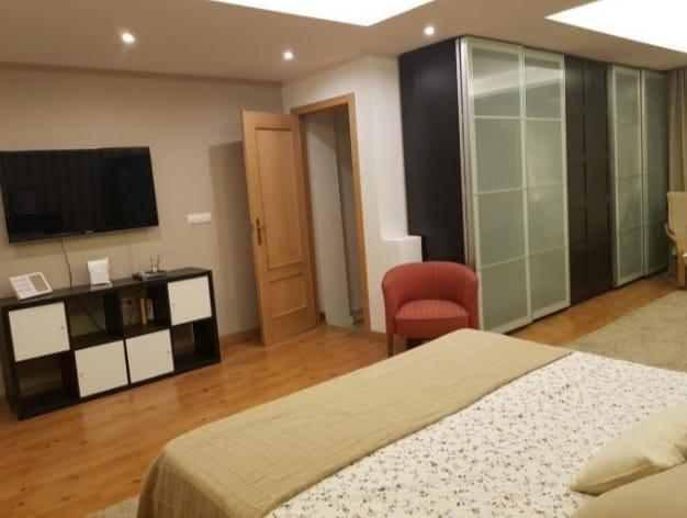 Master bedroom in villa for sale in Torrevieja