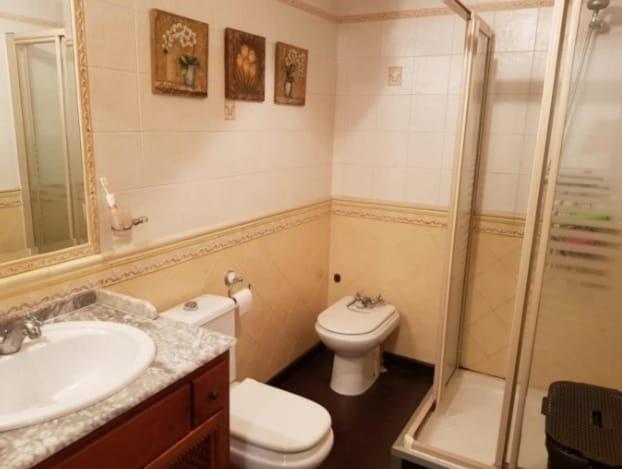 Bathroom in villa for sale in Torrevieja