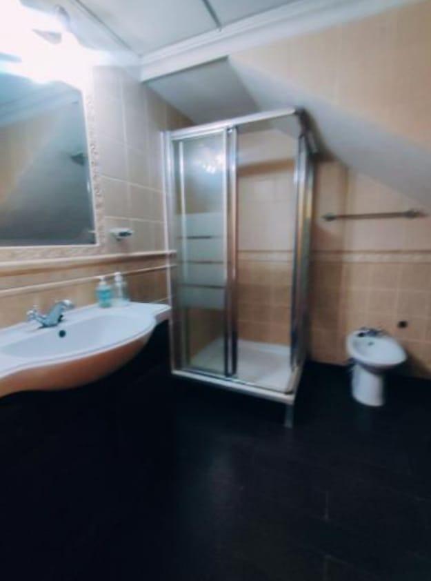 Bathroom in villa for sale in Torrevieja