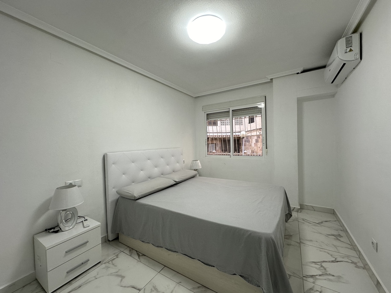 Master bedroom in apartment for sale in Torrevieja