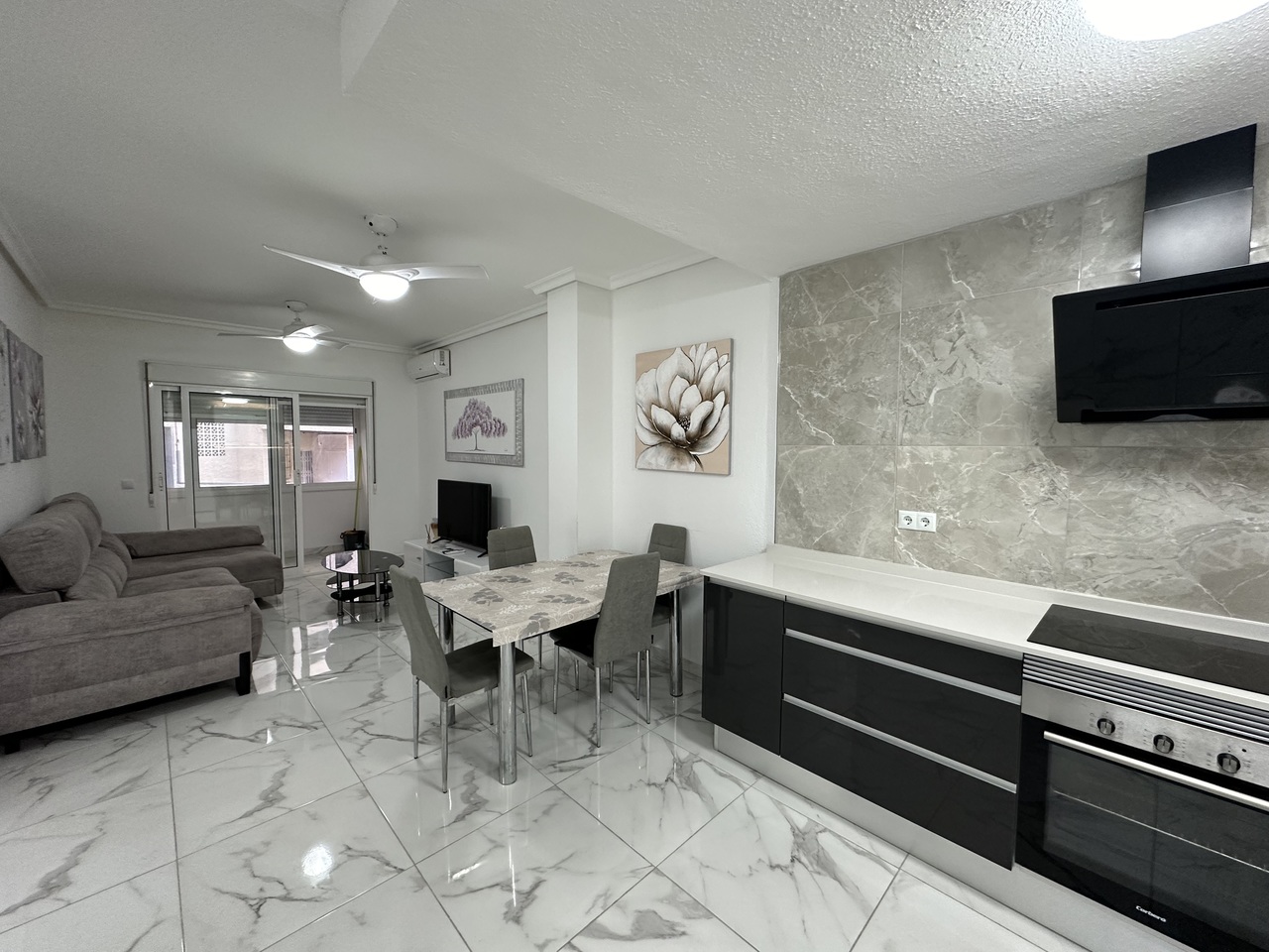 Terrace in apartment for sale in Torrevieja