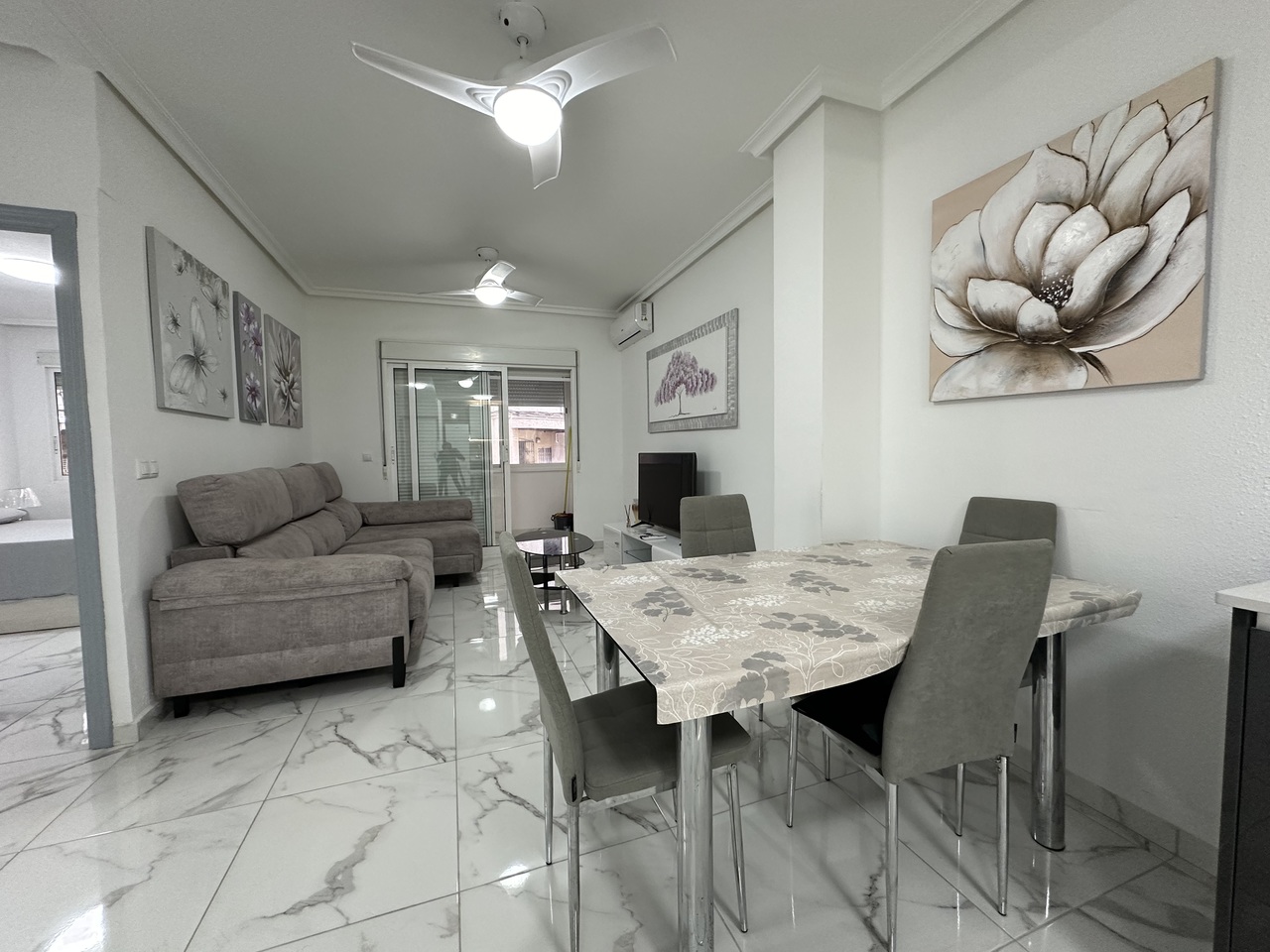 Dining area in apartment for sale in Torrevieja