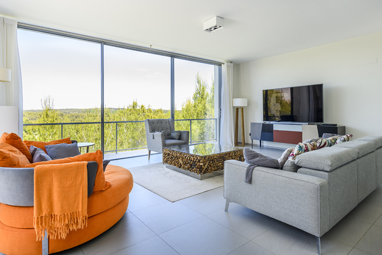 Terrace in villa for sale in Las Colinas Golf