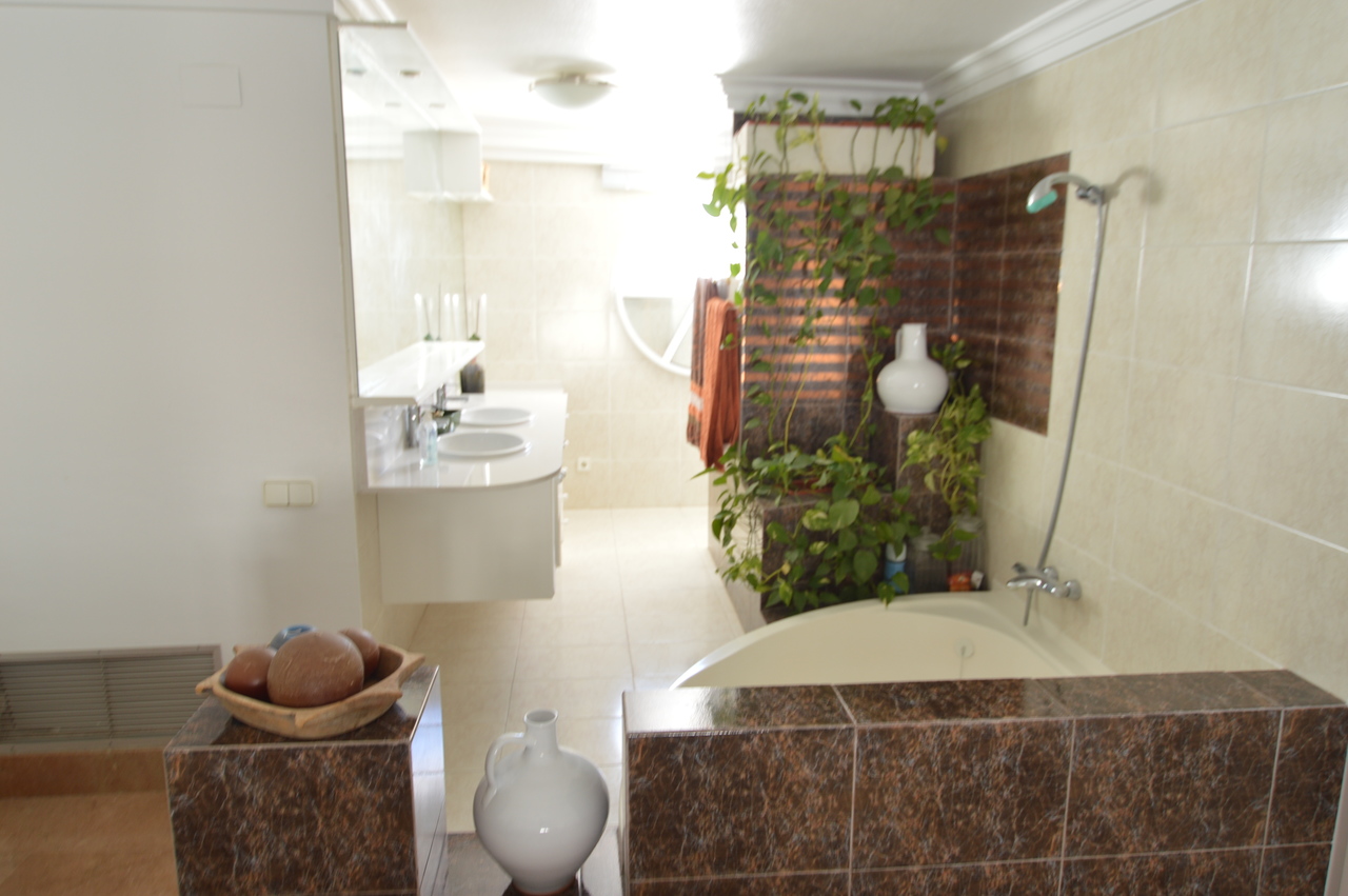 Kitchen in villa for sale in Torrevieja