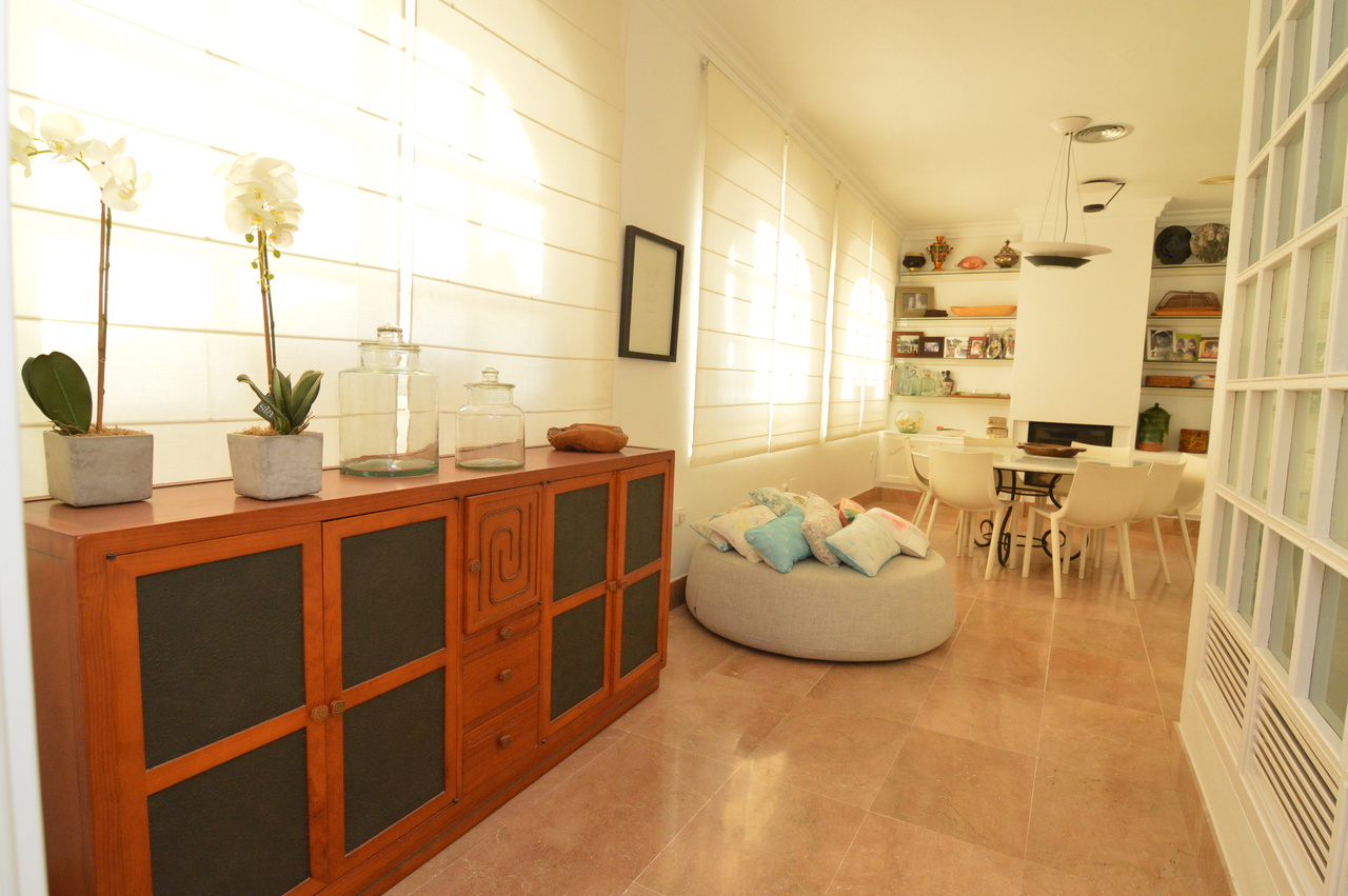 Terrace in villa for sale in Torrevieja