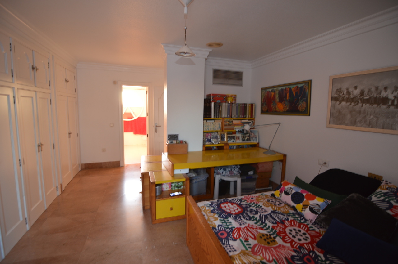 Pool area in villa for sale in Torrevieja