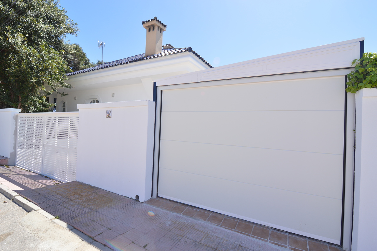 Kitchen in villa for sale in Torrevieja