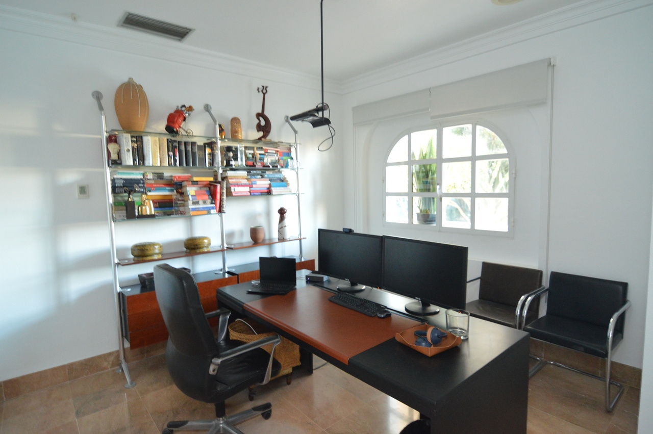 Terrace in villa for sale in Torrevieja