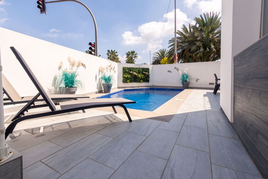 Dining area in villa for sale in Daya Vieja