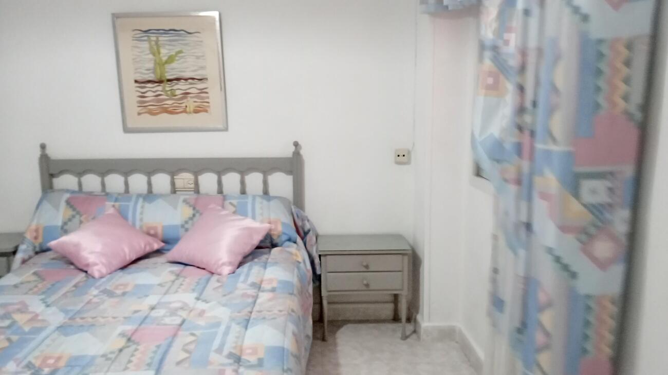 Bedroom in apartment for sale in Torrevieja