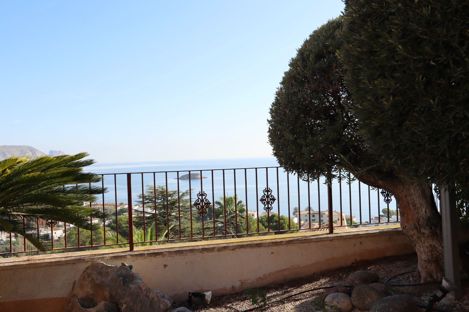 Master bedroom in villa for sale in Altea