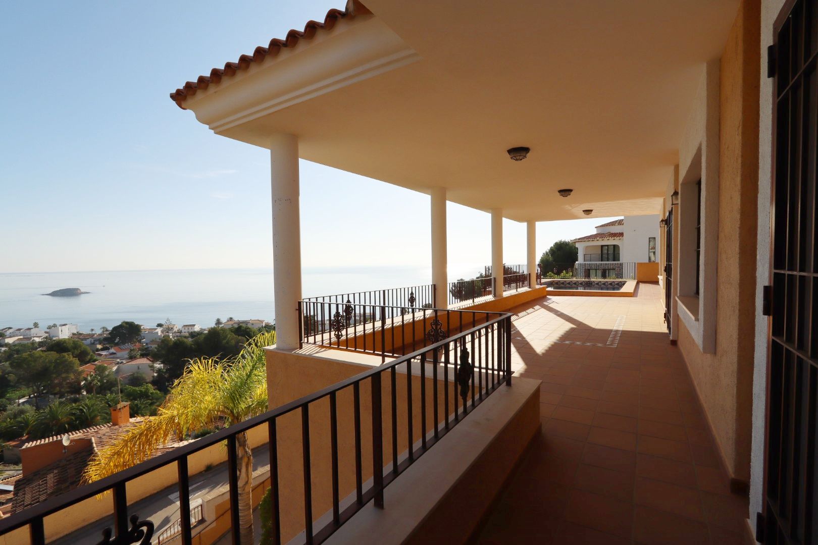 Master bedroom in villa for sale in Altea