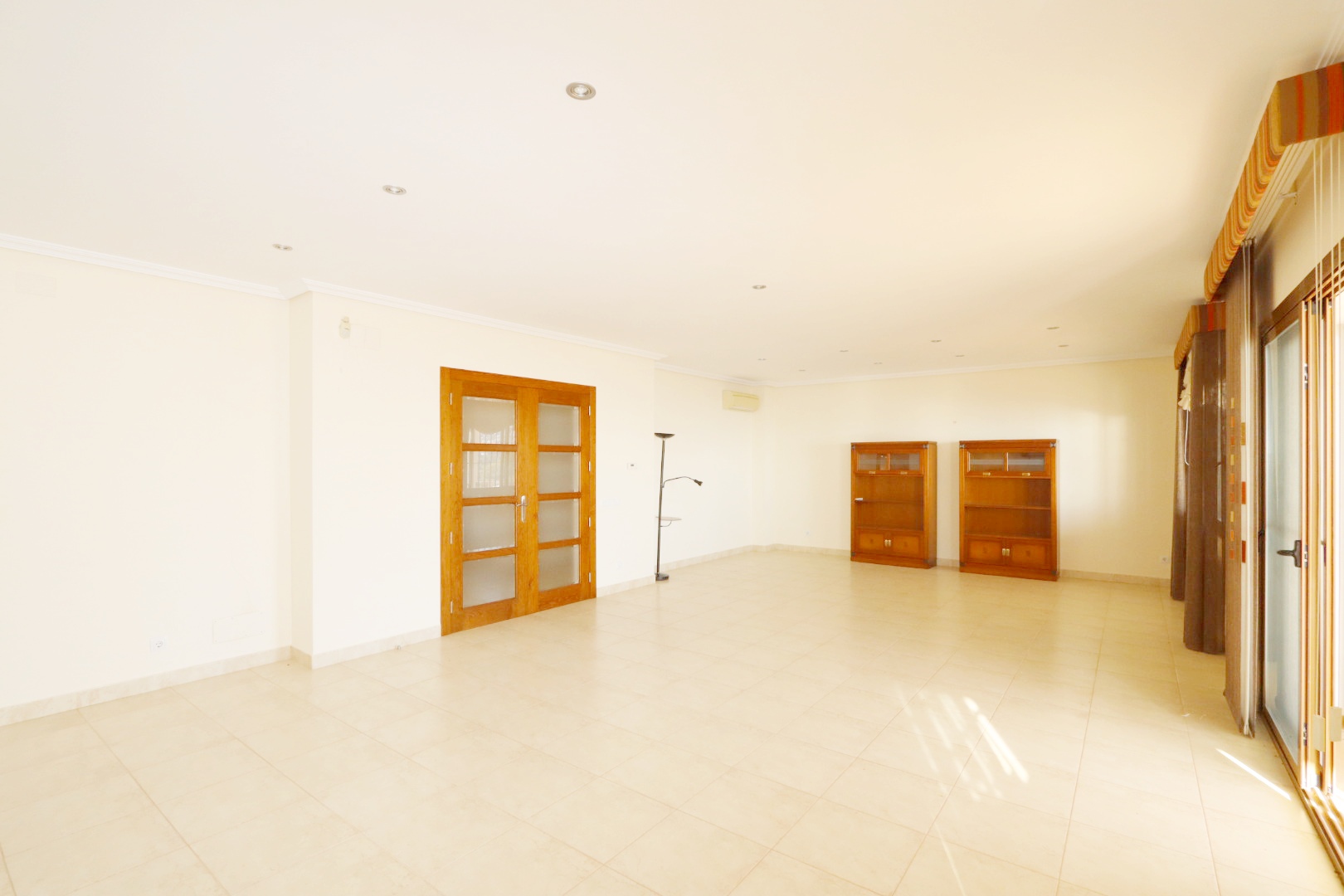 Master bedroom in villa for sale in Altea