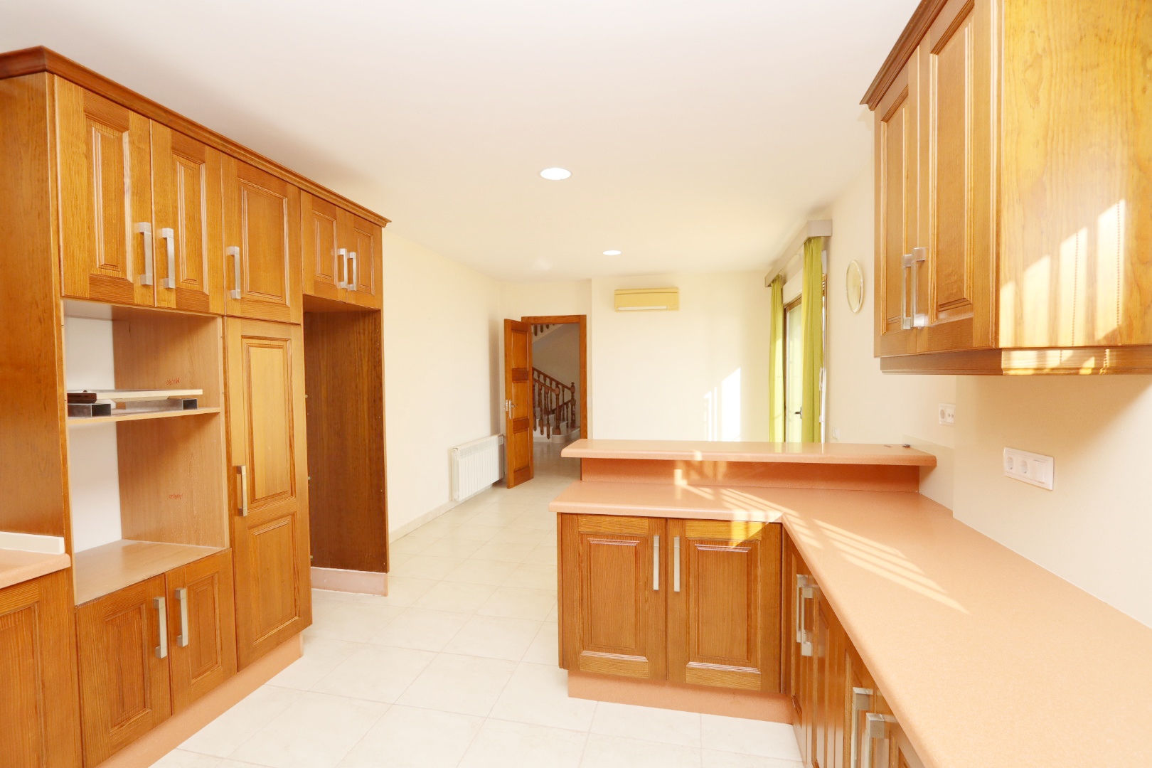 Pool area in villa for sale in Altea